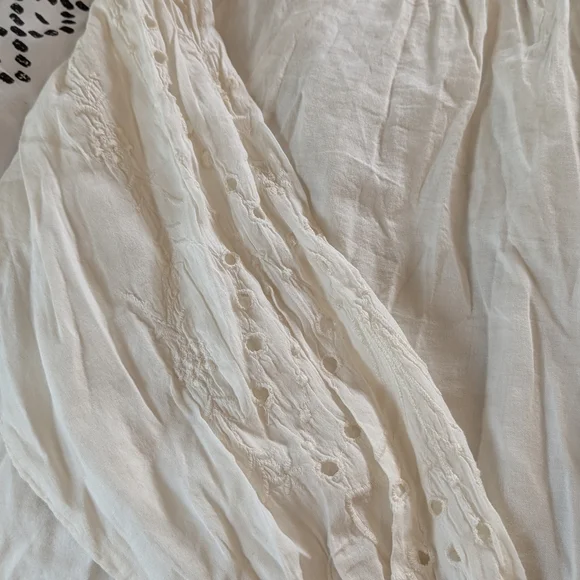 Old Navy Cream Top - Picture 6 of 10